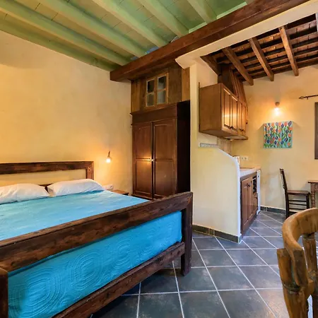 Secret Garden - Old Town - Couples Apartmán *